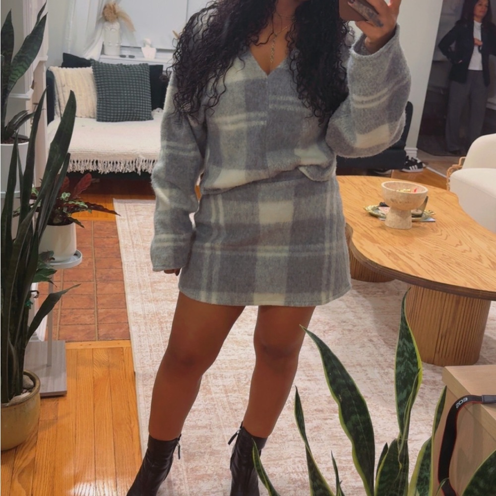 Zara Gray Plaid Mini Skirt - Picture 2 of 3